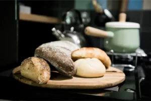 Vergaderen in Broekhuizen Noord-Limburg. Kleinschalige accommodatie in de landelijke omgeving aan de mooie Maas. Geheel verzorgd met arrangementen voor catering en overnachtingen. Boek uw vergaderruimte bij Aan de Molenberg.