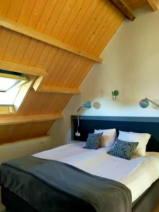 Suite 6 bed